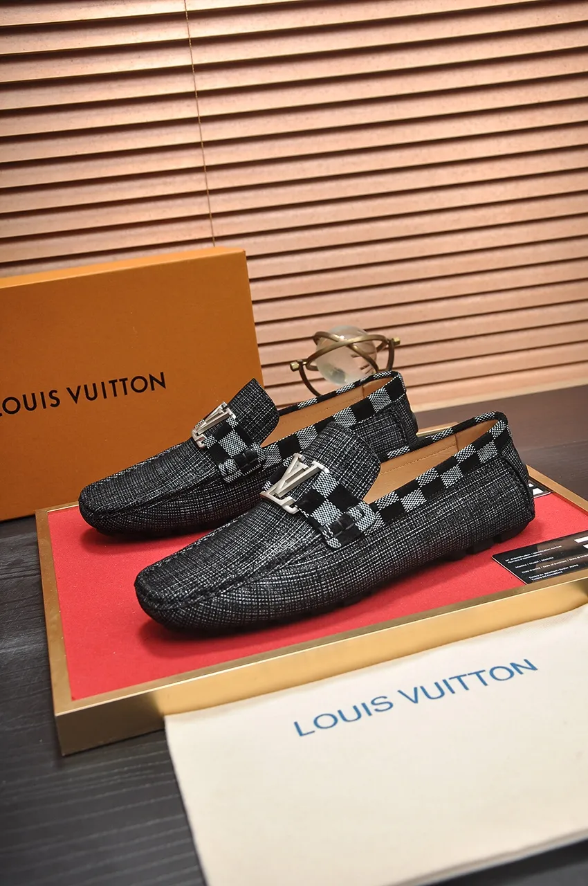Men's men's shoes 💰420💶 [LV Doudou shoes] (water-dyed cowhide lining) new model is on the market, available on the official website. The new Doudou shoes are processed into single-color materials, and the uppers are made of imported horsehide leather. The body of the shoe is fully hemmed with mark thread, and is lined with imported original cowhide leather. The elegant shoe shape is super suitable for all-matching, and the size is 38-44.